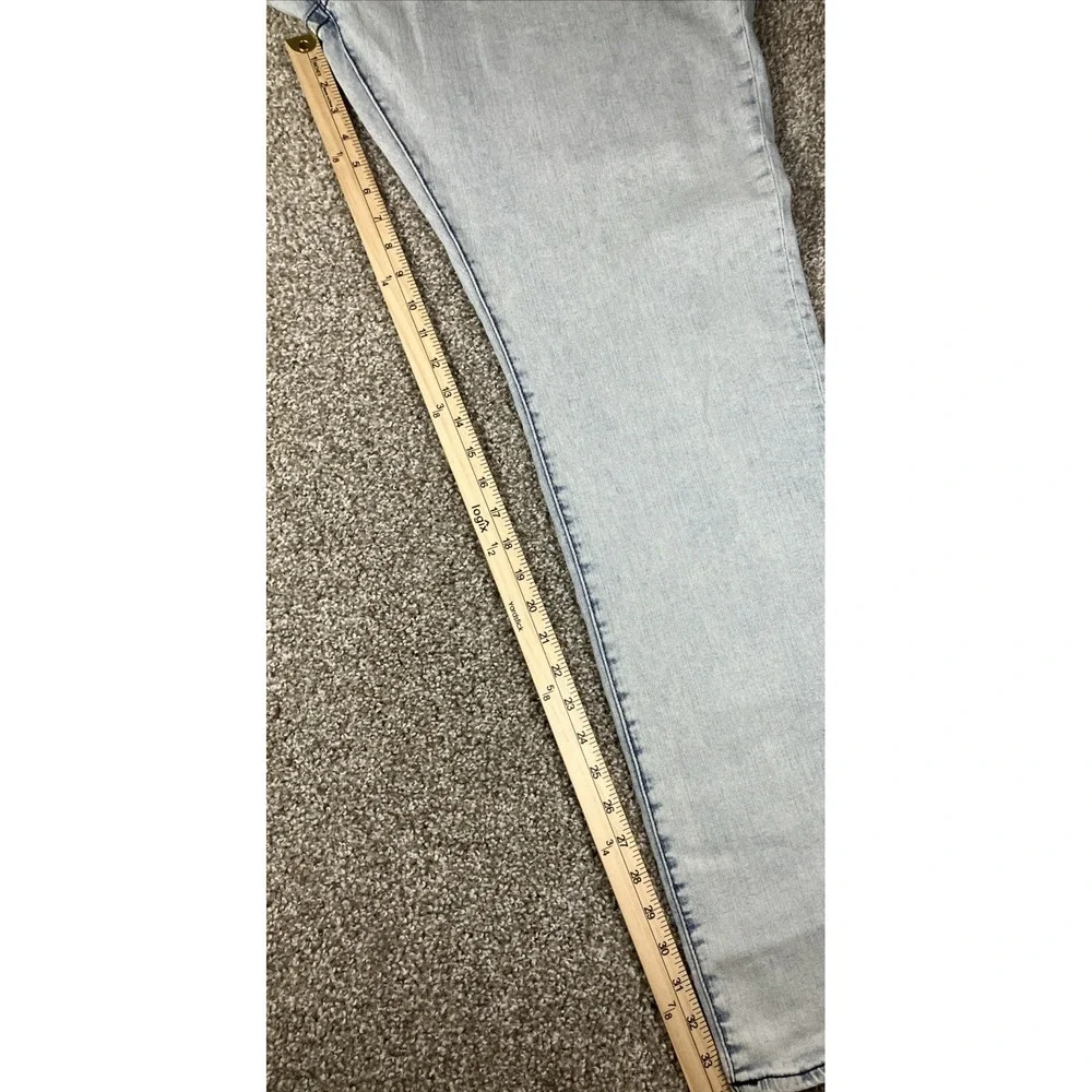 True Religion Ricky Relaxed Straight No Flap Light Wash Jeans Size 44x34 NEW